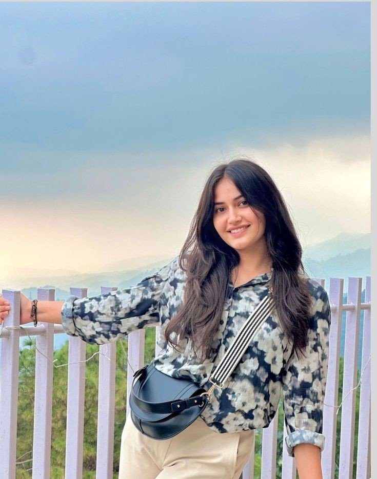 Beautiful-Smile-Girls-Dp