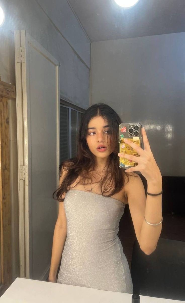 Cute-Adventure-Girl-DP