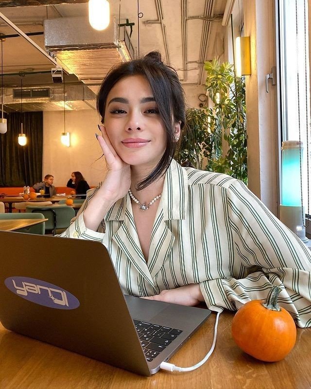 Cute-Love-Girl-Photo