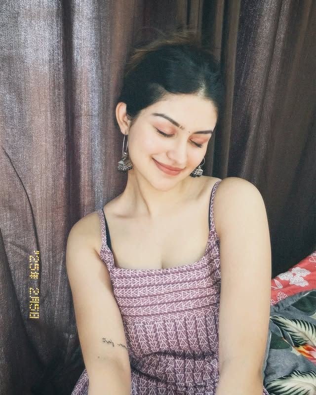 Cute-Nature-Girl-Pic