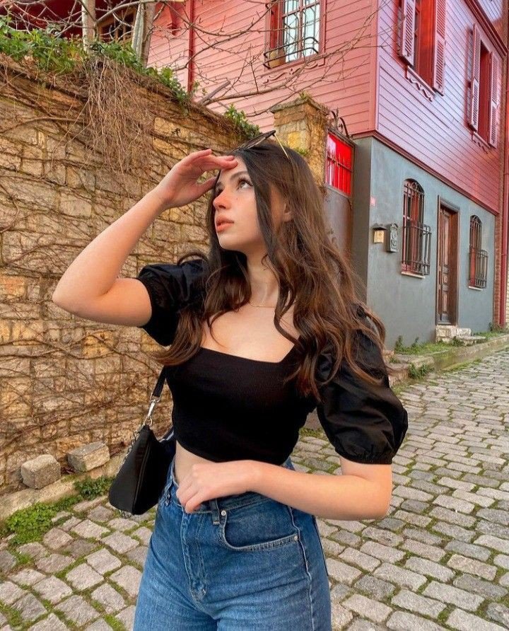 Elegant-Instagram-DP-for-Girls