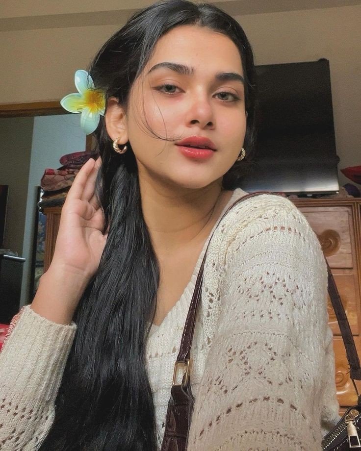 Happy-Girls-Profile-Pic