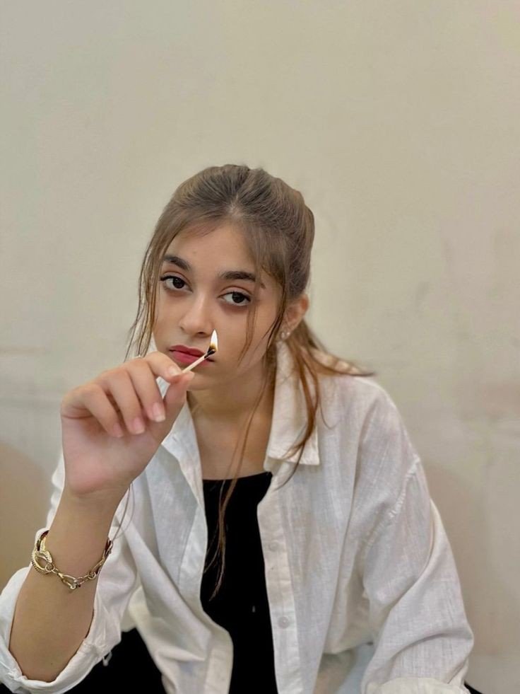 Modern-Look-Girls-DP