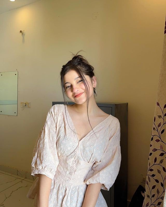 Perfect-Girls-Profile-Pic