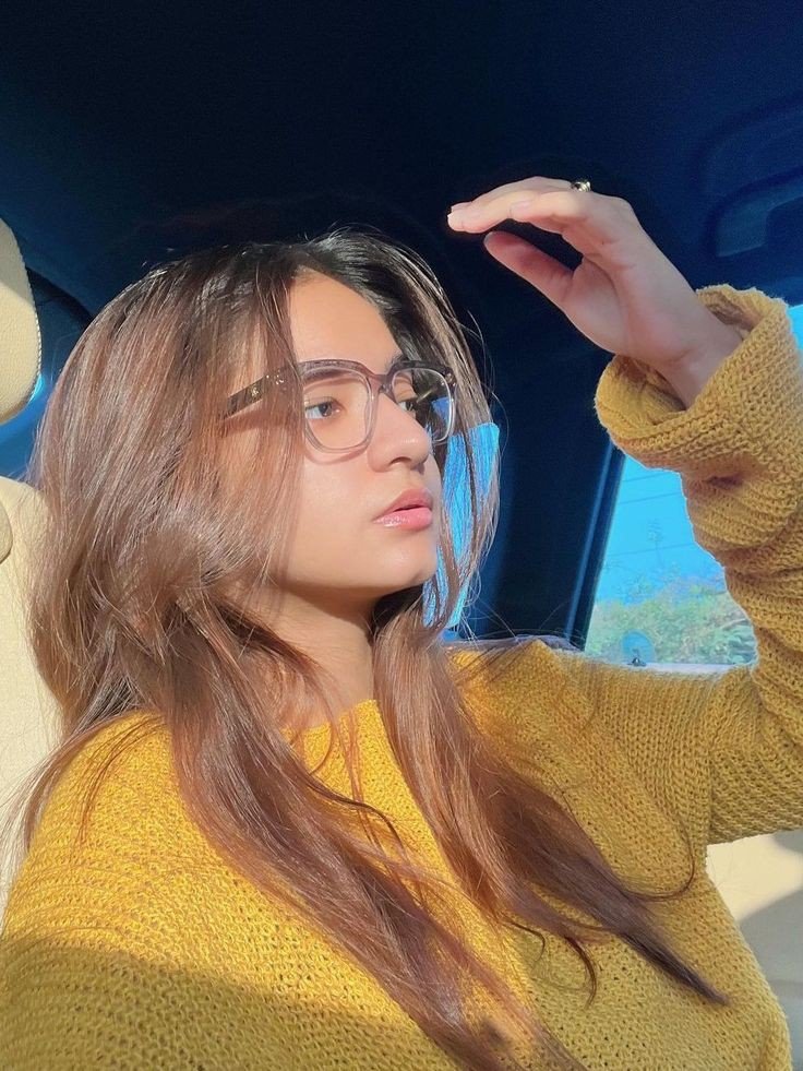 Stylish-Hair-Girl-Pic