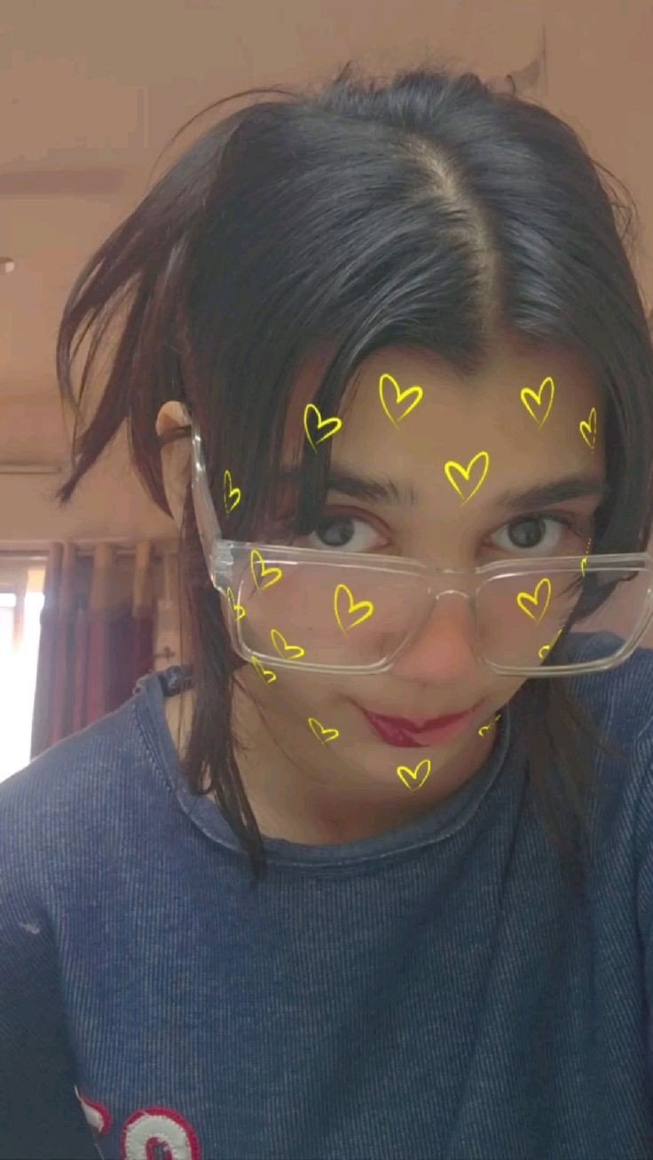 back-side-hide-face-girl-pic