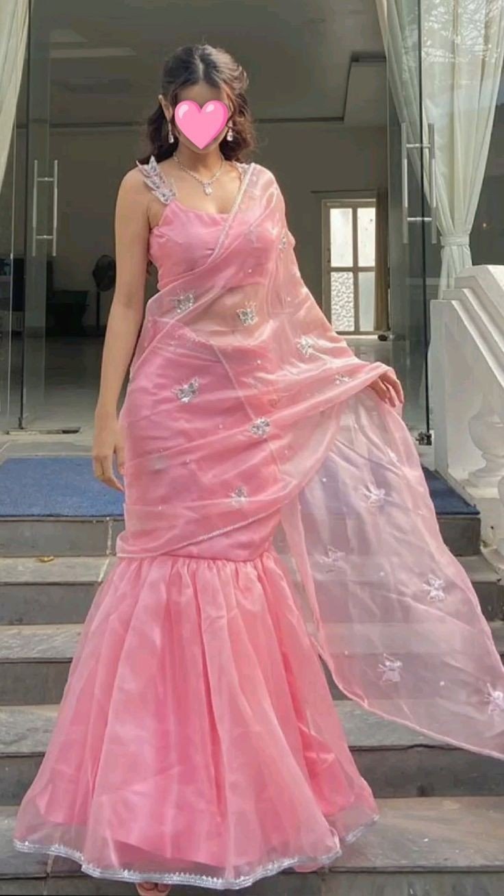 cute-girl-dp-saree-hot