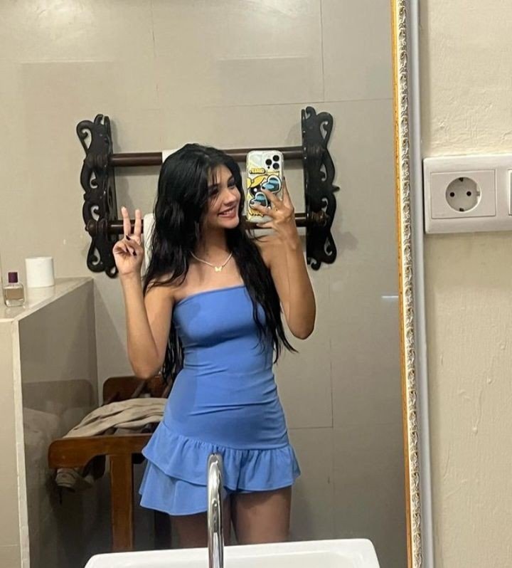 cute-girls-pic-for-instagram-dp