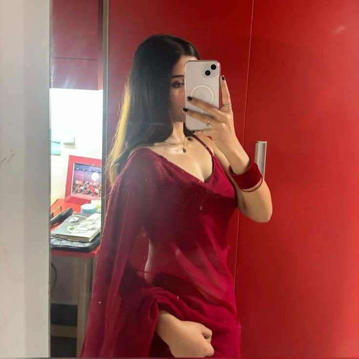 cute-instagram-dp-for-girls-aesthetic