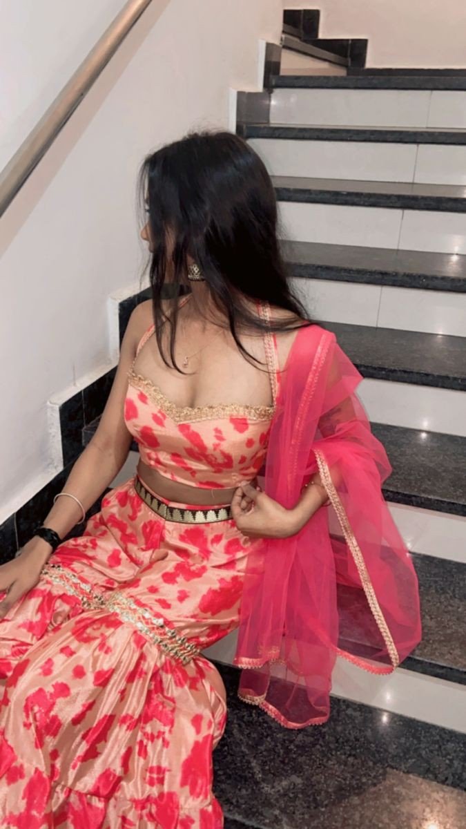 cute-saree-girl-dp-indian