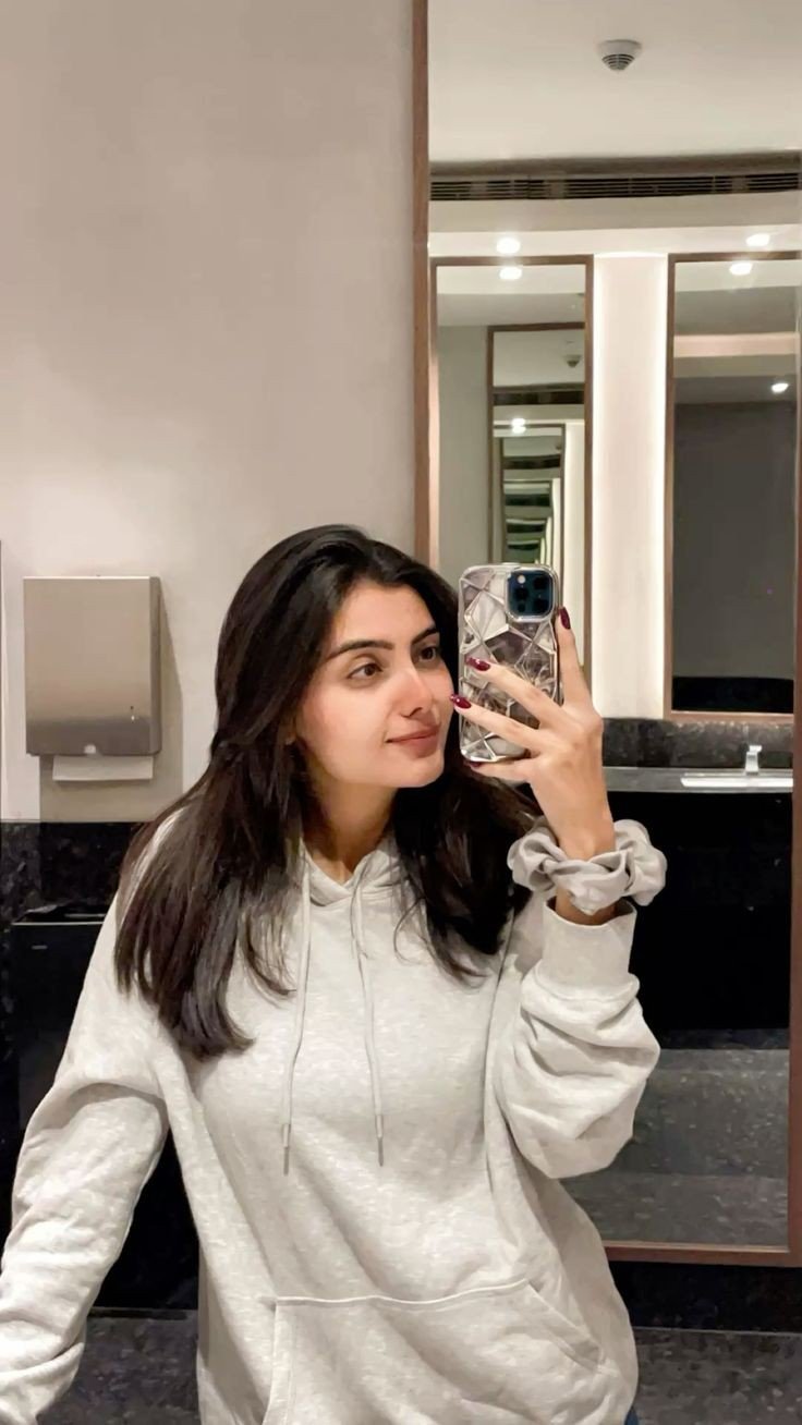 dp-for-instagram-for-girl-stylish-saree