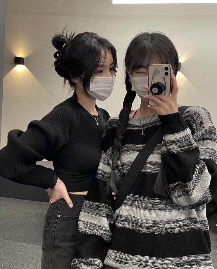 friends-group-dp-aesthetic-for-whatsapp