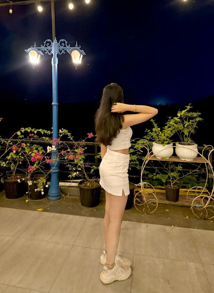 hidden-face-dp-for-social-media