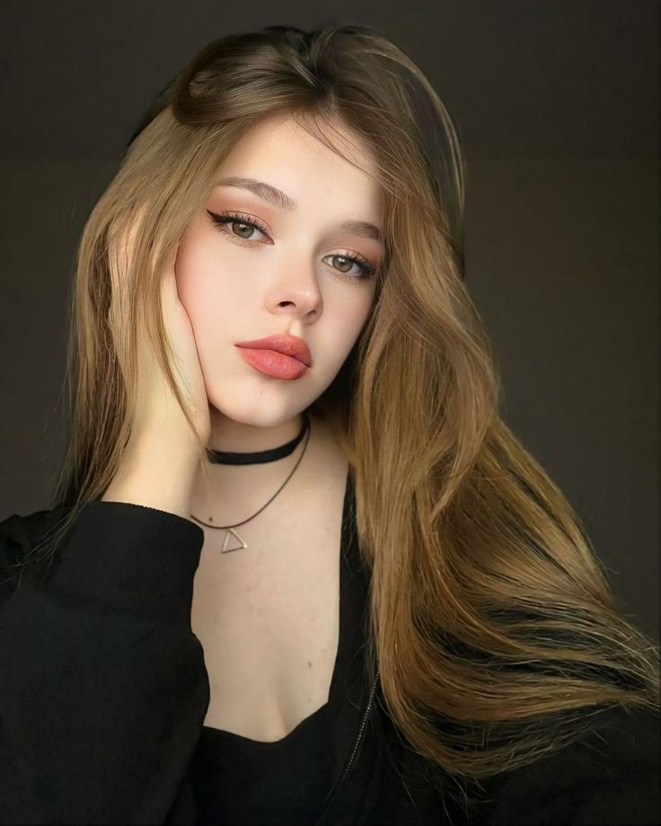 hidden-face-girl-pic-aesthetic