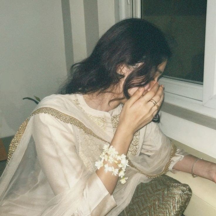 hidden-face-profile-picture-for-girls