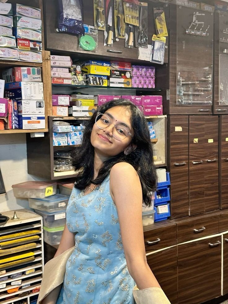 hide-face-girl-pic-back