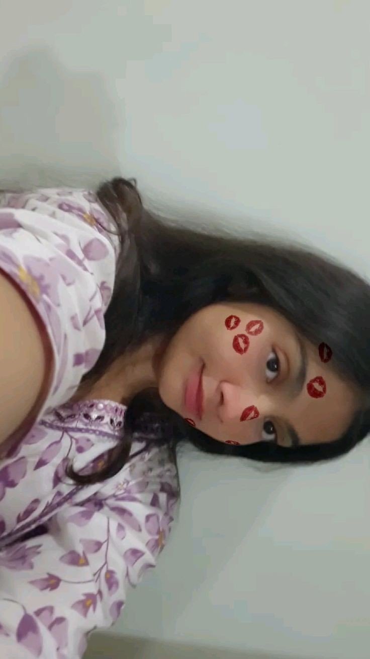 hide-face-girl-pic-black-and-white-indian