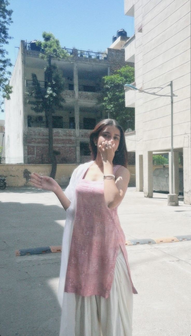 hot-dp-girl-pic-saree-for-instagram