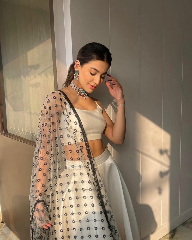 instagram-dp-for-girls-hidden-face-attitude