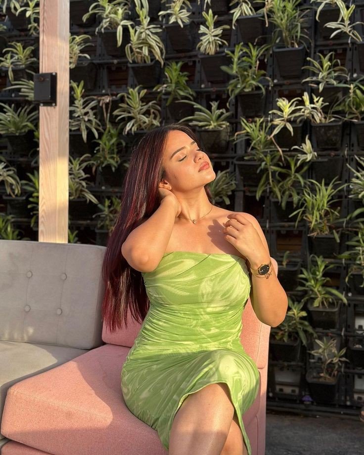 instagram-girls-dp-black-stylish