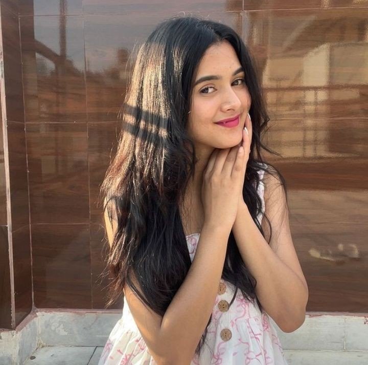 real-girl-pic-hide-face-app