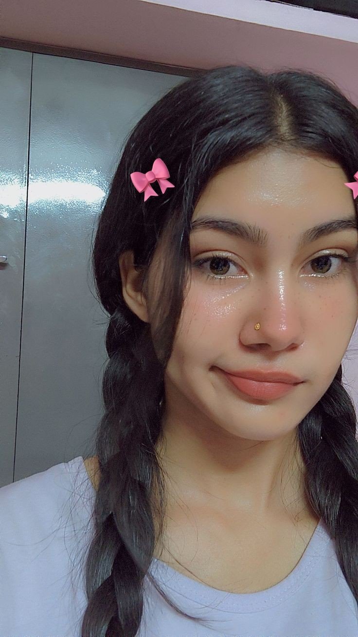 real-hide-face-girl-pic-for-instagram