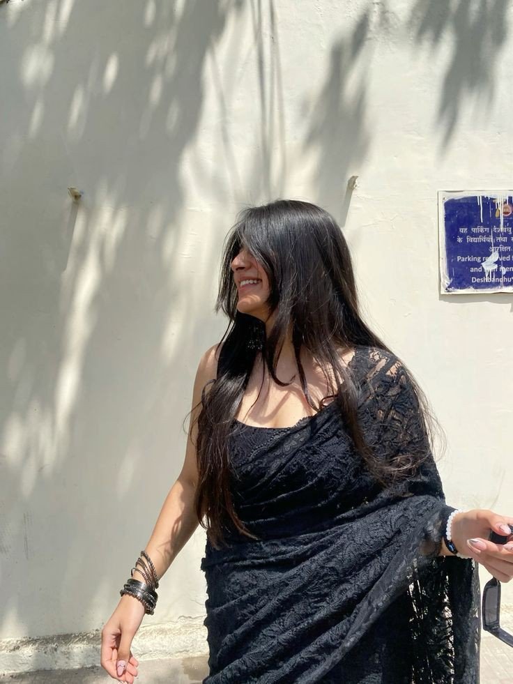 saree-girl-dp-hide-face-black