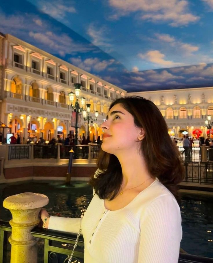 stylish-dpz-attractive-instagram-hidden-face-dp-for-girls