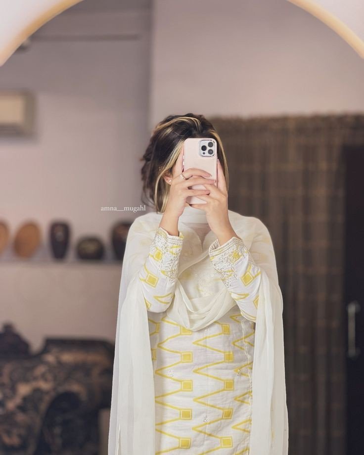 stylish-mystery-dp-for-girls