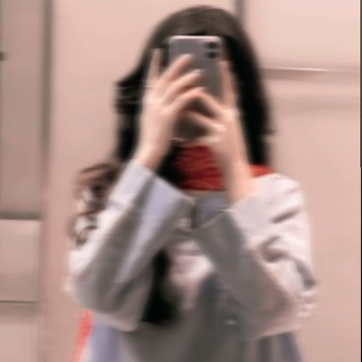 alone-girl-aesthetic-dp