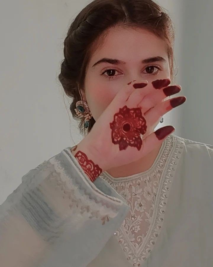 attitude-girl-photo-dp