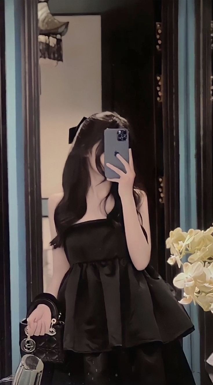 best-mirror-selfie-girl-dp-for-instagram