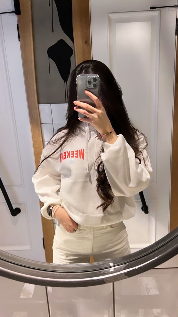 cute-girl-photo-dp-instagram-hidden-face-cartoon