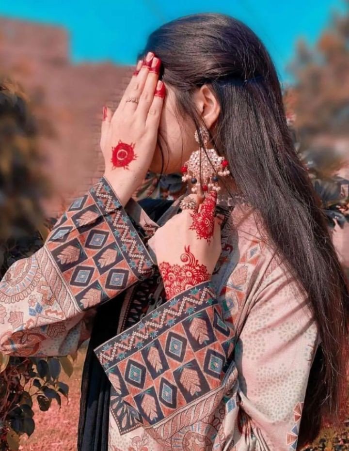 girl-photo-dp-instagram-back-side