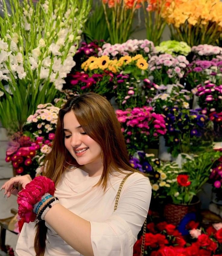 girl-photo-dp-instagram-black-and-white