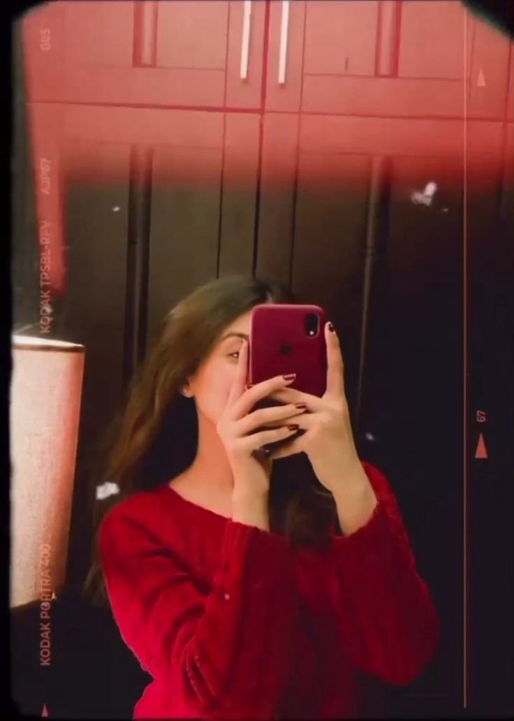mirror-selfie-dp-for-instagram-girl-aesthetic