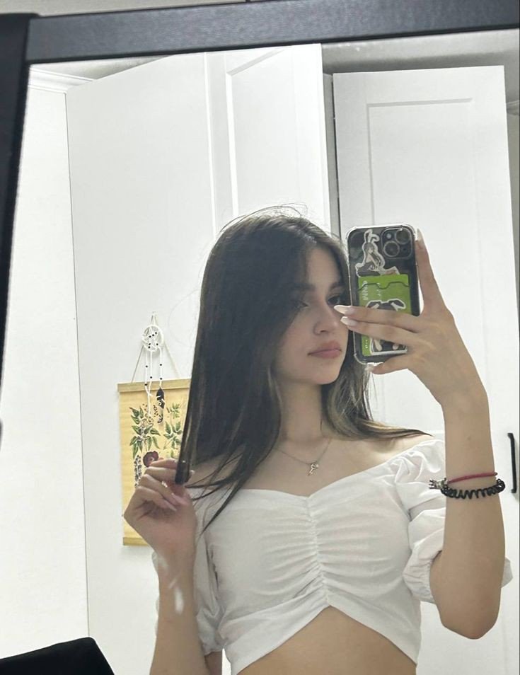 mirror-selfie-dp-girl-aesthetic