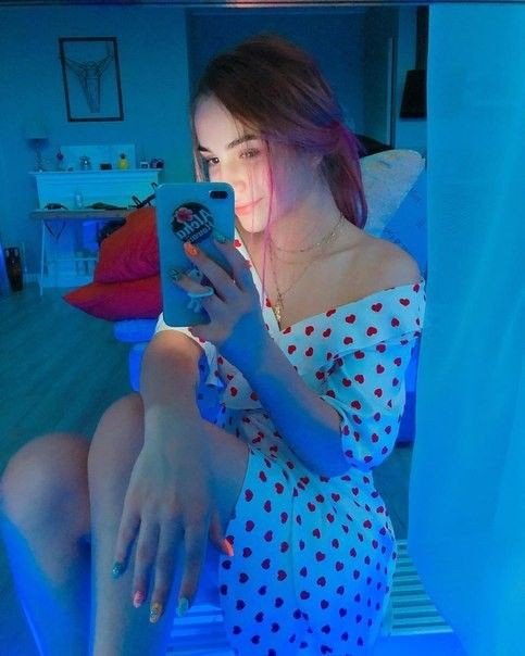 mirror-selfie-dp-girl-aesthetic