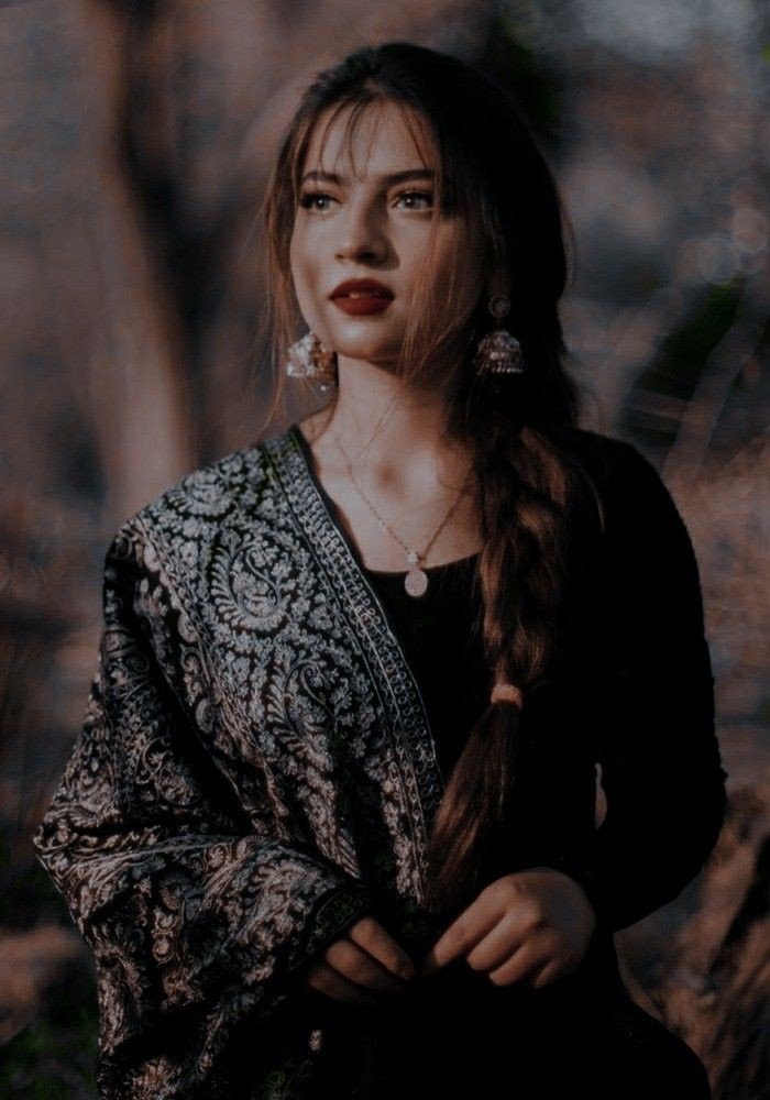 stylish-girl-photo-dp-instagram