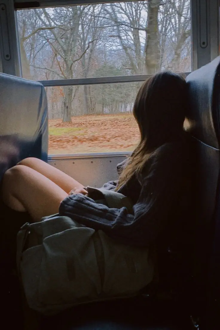 alone-depressed-sad-girl-dp