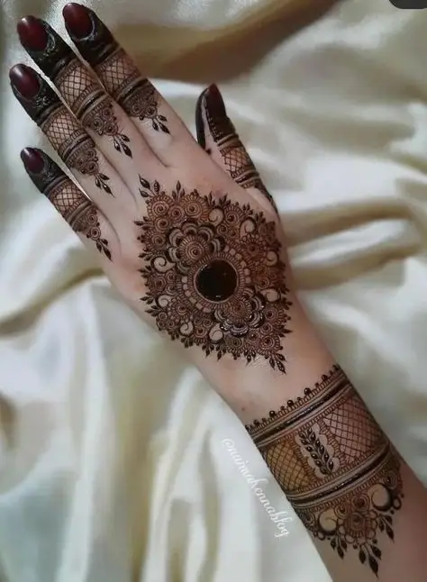 arabic-back-hand-mehndi-design-bridal