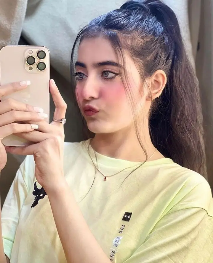 attitude-girl-dp-black-shadow