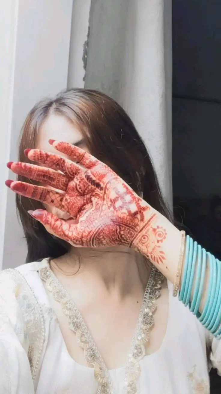 attitude-girl-dp-cap