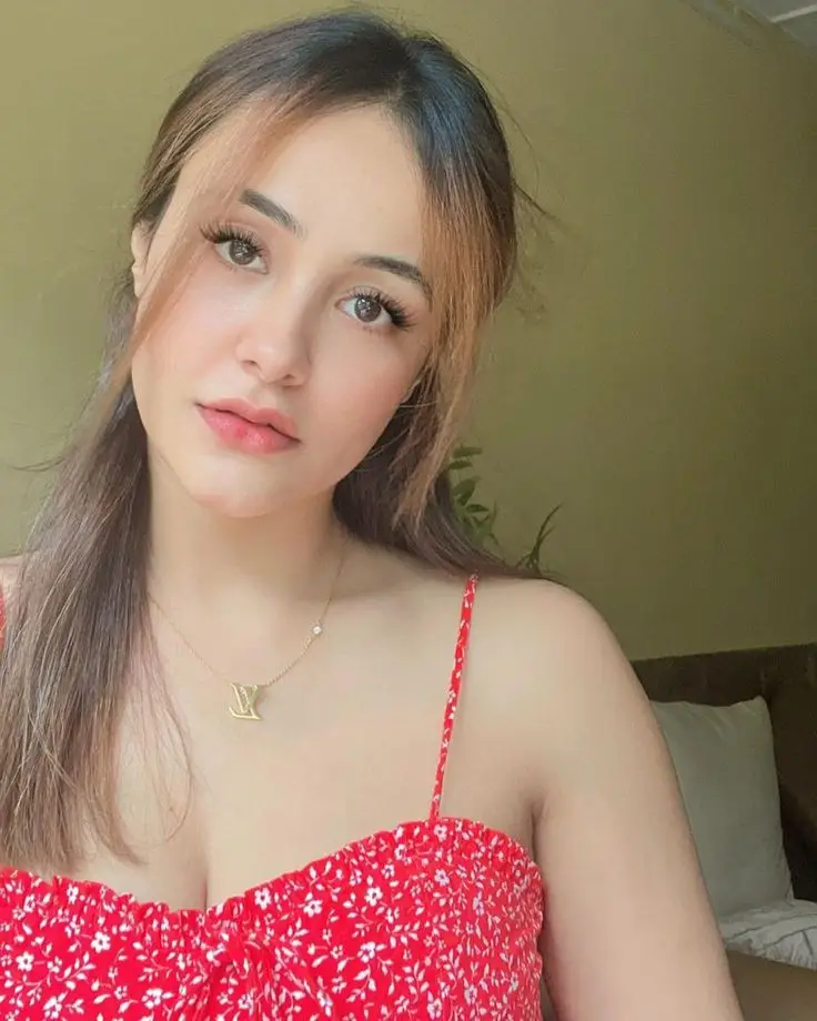 attitude-single-girl-dp