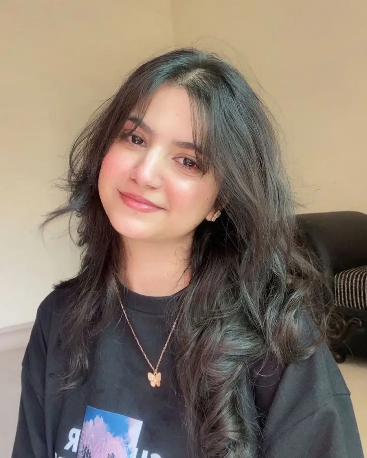 beautiful-cute-simple-girl-pic--years-indian