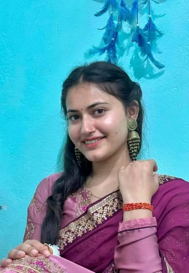 best-single-girl-dp-for-whatsapp