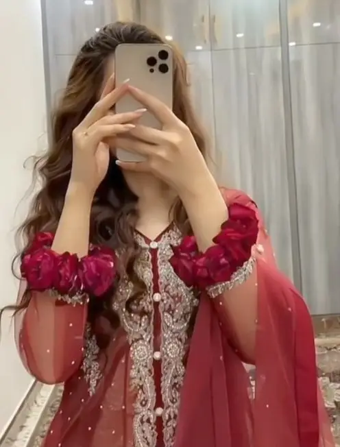 cute-attitude-girls-dp