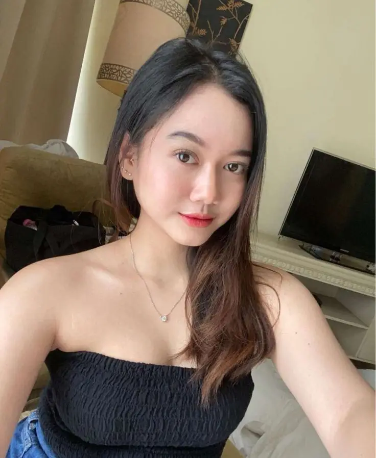 cute-doll-pic-girl-simple