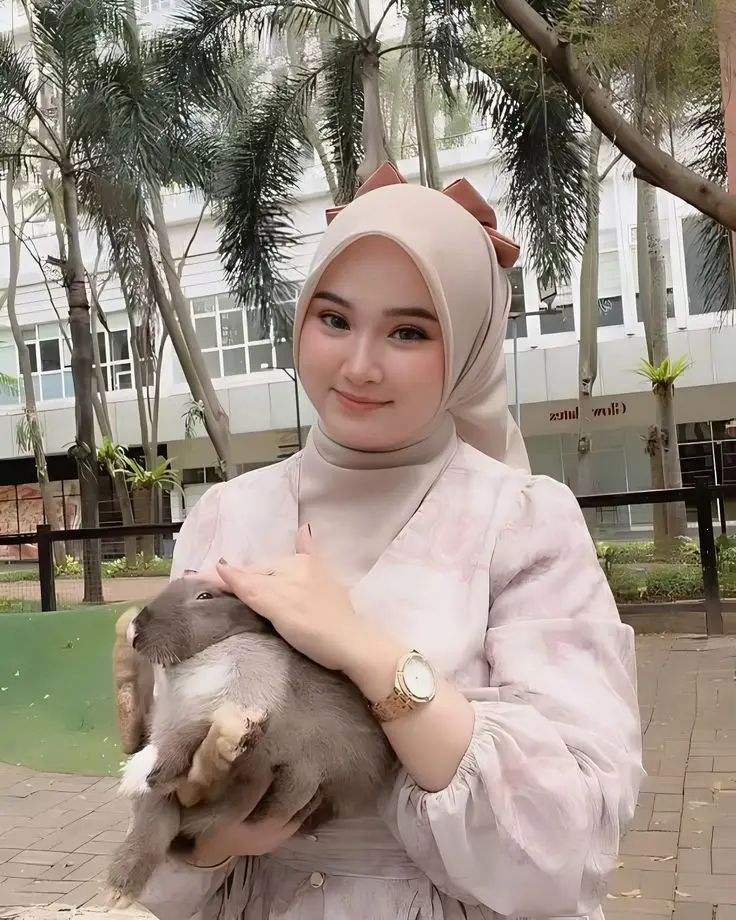 cute-girl-pic-for-dp-instagram-simple