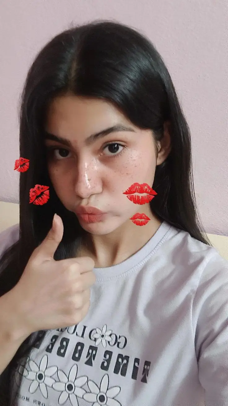 cute-selfie-real-simple-girl-image